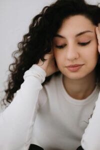 Read more about the article Best Hair Serum for Frizzy Hair in Women: