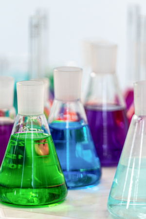 You are currently viewing How Harmful Chemicals Affect Your Scalp and Hair Growth